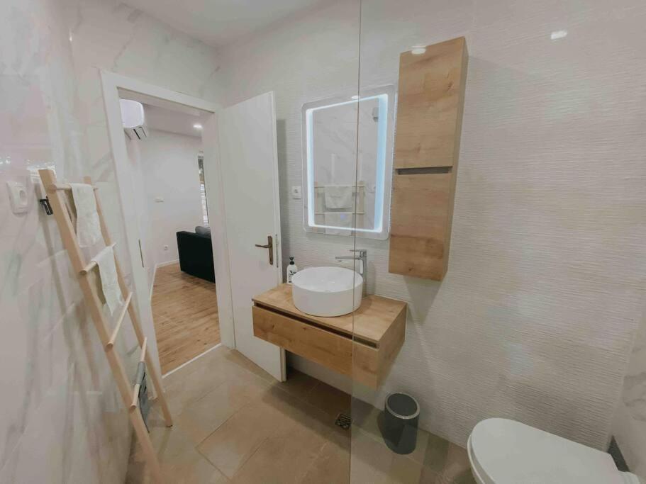 Hvar Home Apartments ฮวาร์ ภายนอก รูปภาพ