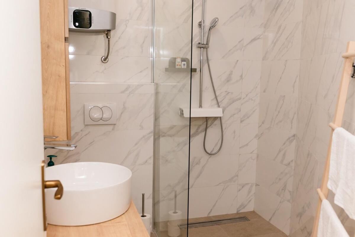 Hvar Home Apartments ฮวาร์ ภายนอก รูปภาพ