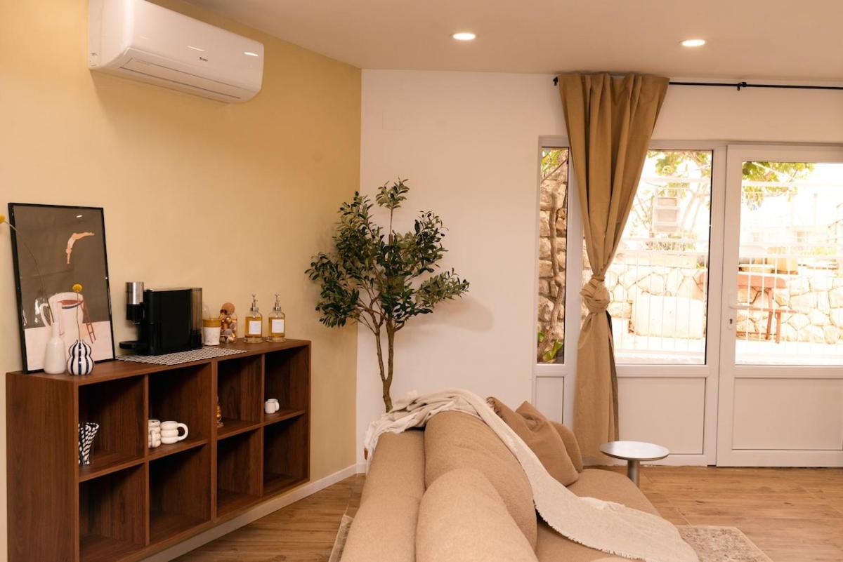 Hvar Home Apartments ฮวาร์ ภายนอก รูปภาพ
